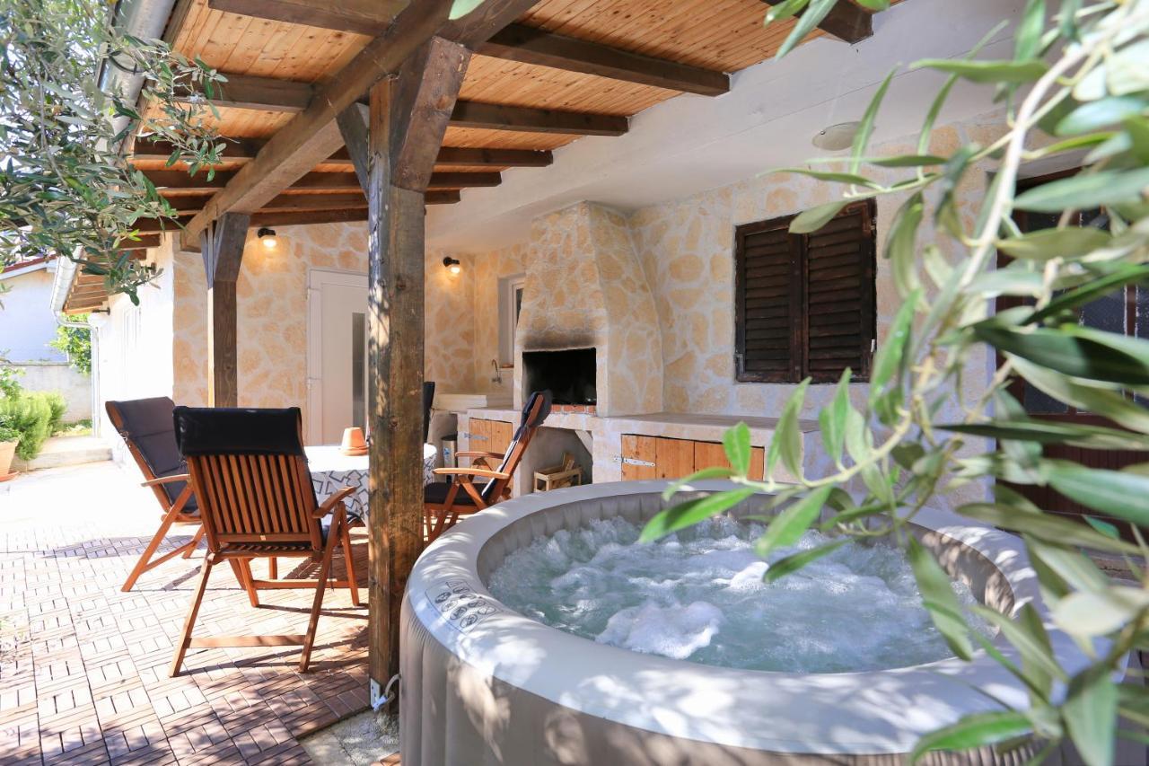 Hacienda Mia With Yacuzzi And Free Parking Zadar Exteriör bild