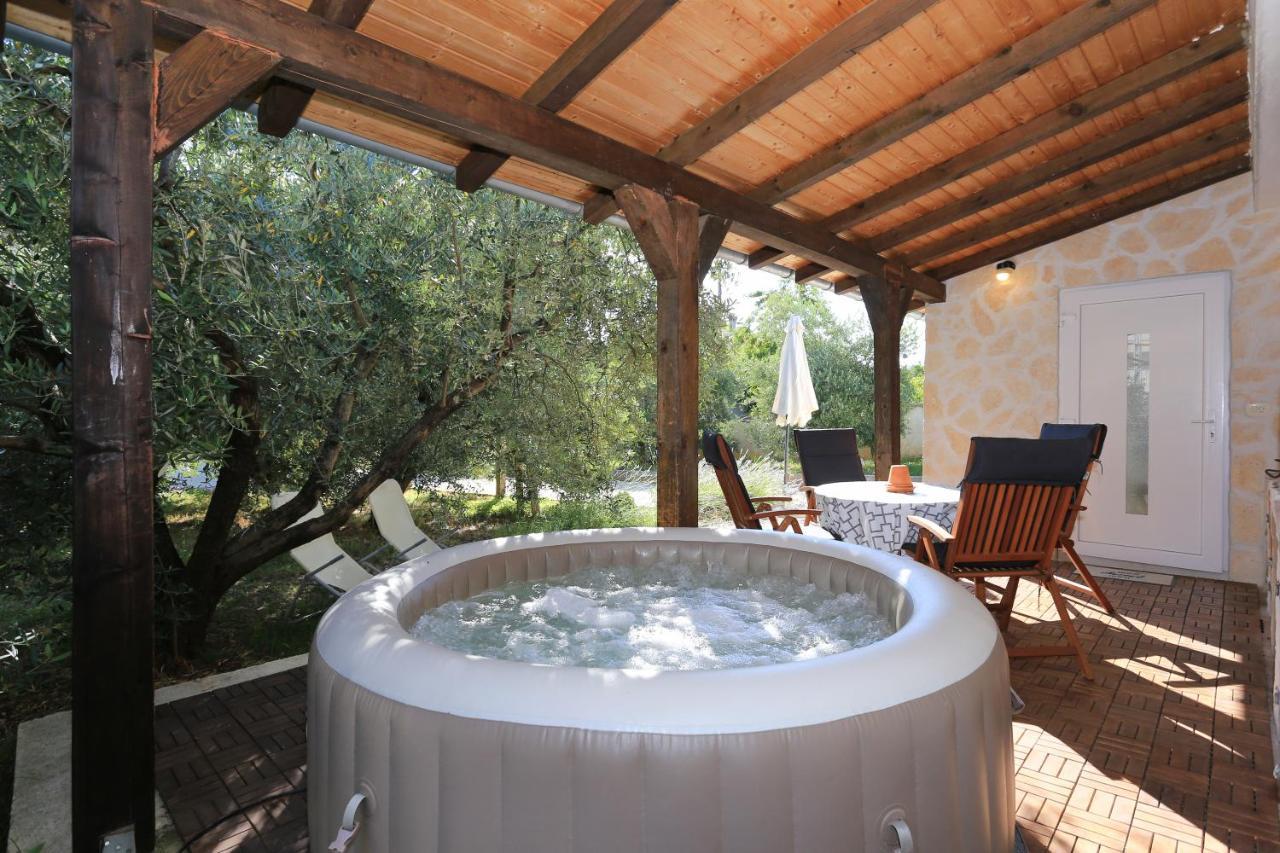 Hacienda Mia With Yacuzzi And Free Parking Zadar Exteriör bild